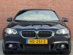 BMW 5 Serie Touring 520i M-SPORT | NL-AUTO! | DEALER OH!, Automaat, Gebruikt, 4 cilinders, 2000 kg