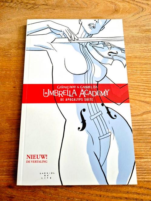Gerard Way - Umbrella Academy - Nederlands, Boeken, Stripboeken, Zo goed als nieuw, Eén stripboek, Ophalen of Verzenden
