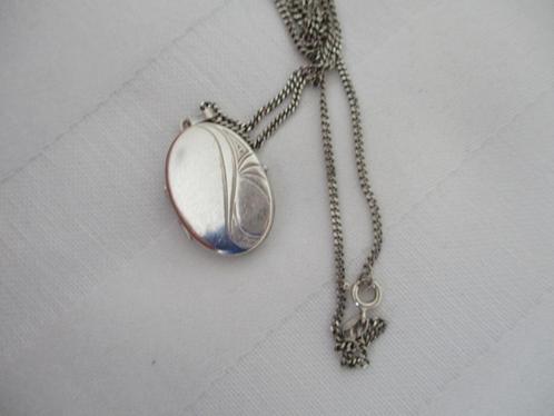 zeer oude zilveren medaillon aan ketting, Sieraden, Tassen en Uiterlijk, Antieke sieraden, Overige typen, Zilver, Verzenden
