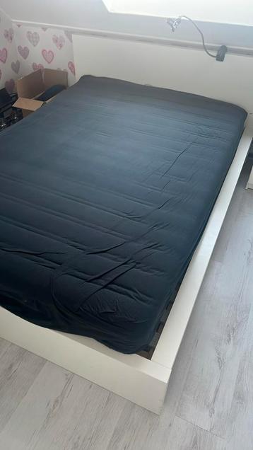 Ikea Malm bed met lattenbodem 140x200