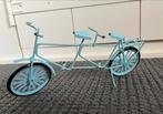 Kleine tandem fiets 19x10cm blauw metaal pop, Verzamelen, Ophalen of Verzenden, Zo goed als nieuw, Gebruiksvoorwerp