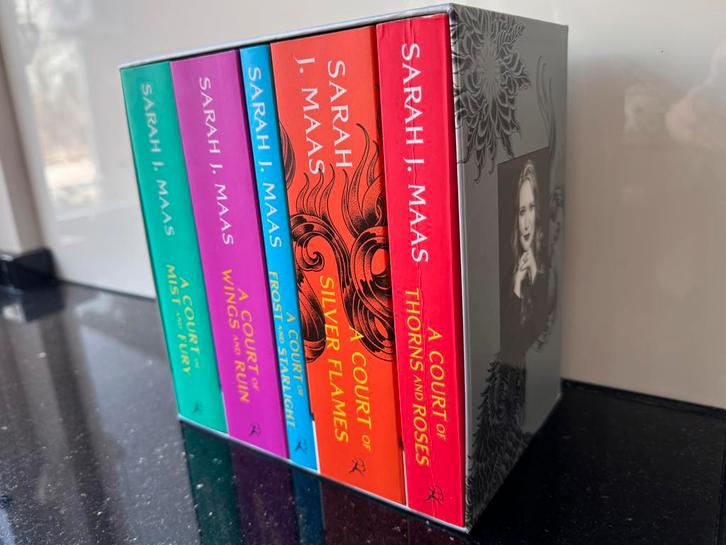 A court of Thorns and Roses (1-5) | Sarah J. Maas, Boeken, Fantasy, Zo goed als nieuw, Verzenden