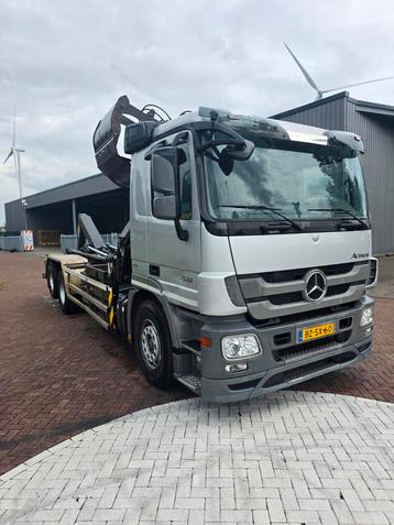 Mercedes actros z kraan haakarm vrachtwagen container beschikbaar voor biedingen