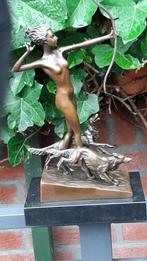 bronzen beeld godin Diana met 2 jachthonden jacht honden, Ophalen of Verzenden
