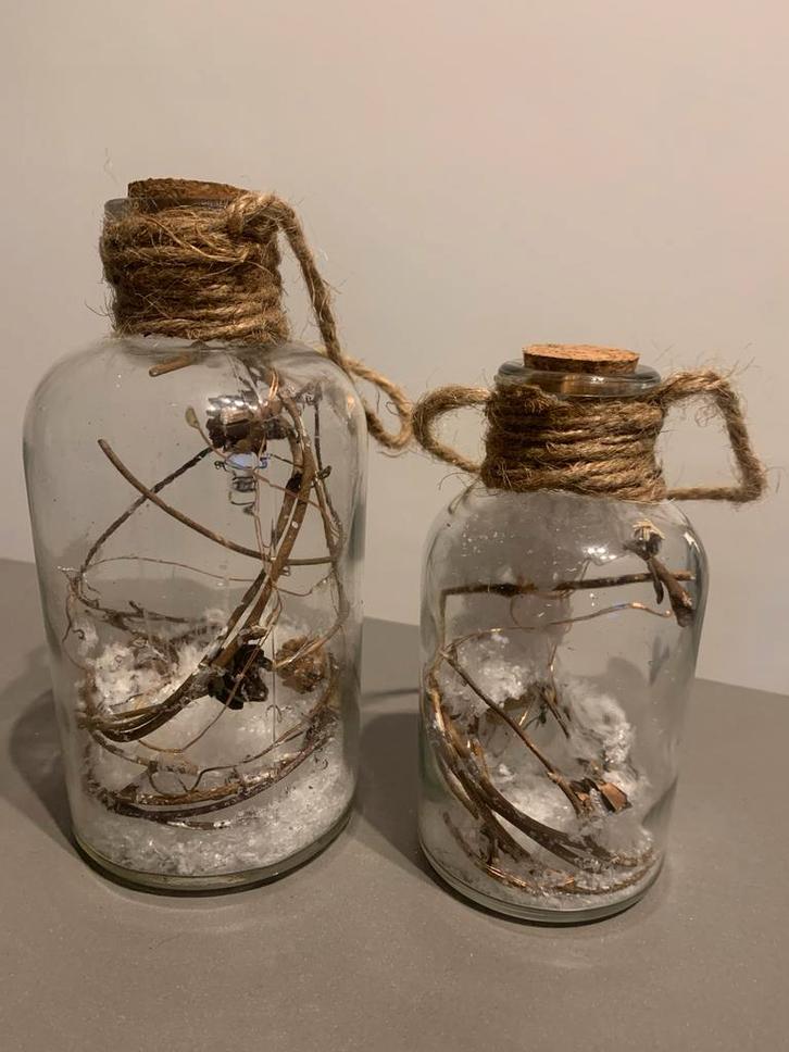 2 Kersflesjes met Licht - Decoratieve Flessen, Antiek en Kunst, Antiek | Woonaccessoires, Ophalen of Verzenden