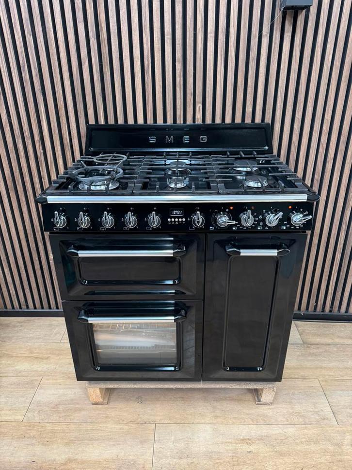 Luxe hoogglans zwarte Smeg Victoria Fornuis (Gratisbezorgen), Witgoed en Apparatuur, Fornuizen, Zo goed als nieuw, Vrijstaand