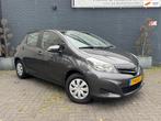Toyota Yaris 1.0 VVT-i Aspiration 1e Eigen Clima NAP! Inruil, Euro 5, Stof, Gebruikt, 750 kg
