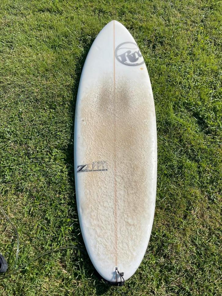 RRD Zeppa 6’2”, big wide surfboard. Incl. FCS boardbag., Watersport en Boten, Golfsurfen, Gebruikt, Funboard, Met draagtas, Met koord