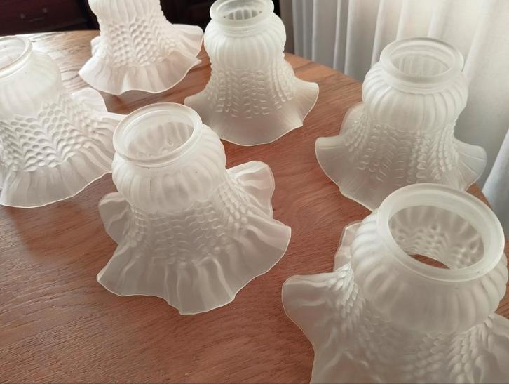 6 antieke, vintage, klassieke lampenkappen. 4+2, Huis en Inrichting, Lampen | Lampenkappen, Minder dan 25 cm, Rond, Wit, Crème