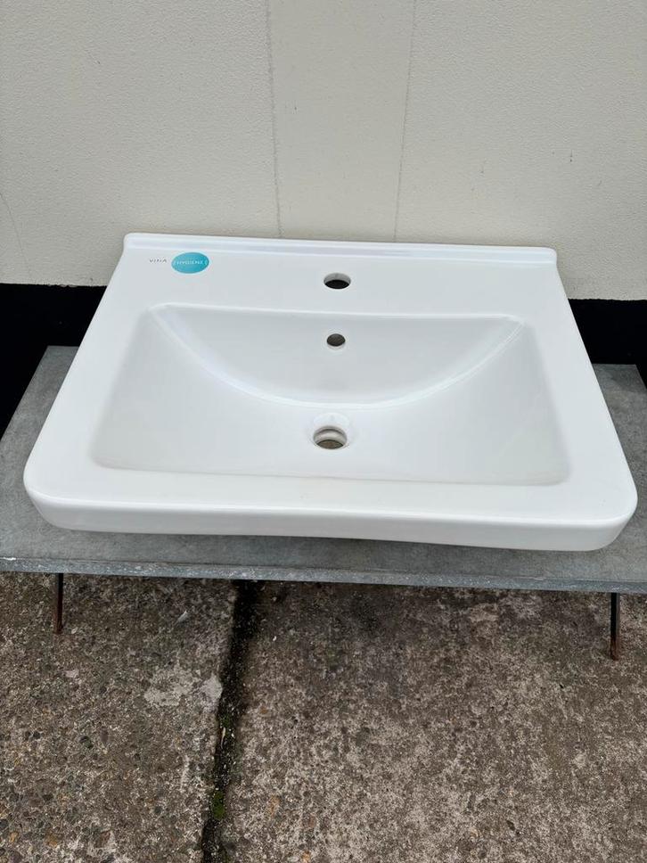 Vitra Keramiek Wastafel - Wit - 60 cm breed, Doe-het-zelf en Verbouw, Sanitair, Zo goed als nieuw, Wastafel, Steen, Ophalen of Verzenden