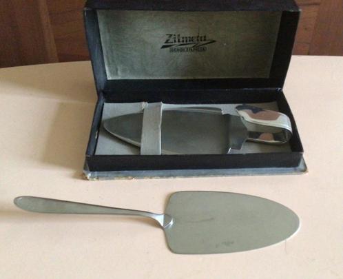Gero Zilmeta, 2 taartscheppen, vintage, verschillend, Huis en Inrichting, Keuken | Keukenbenodigdheden, Gebruikt, Ophalen of Verzenden
