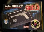 S.H.I.E.L.D - Nick Fury Needle Gun replica, Ophalen of Verzenden, Zo goed als nieuw