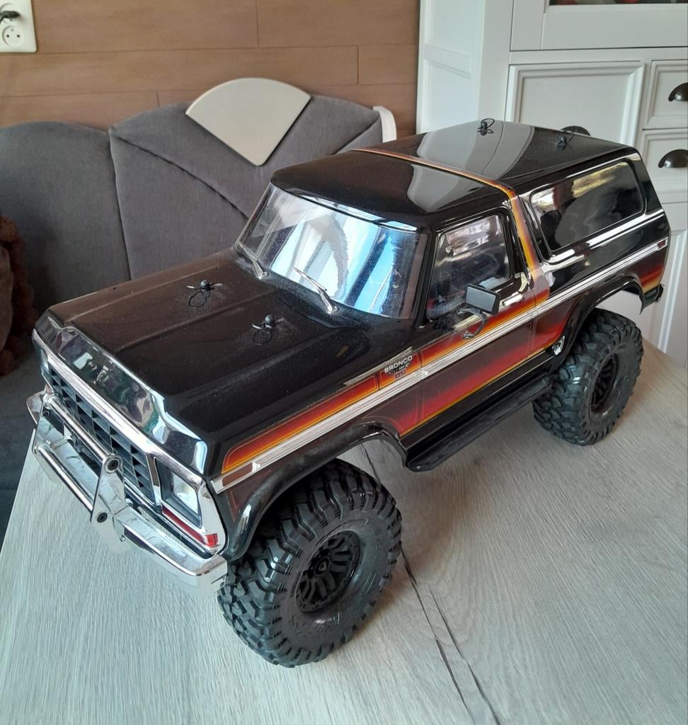 Traxxas TRX4 Ford Bronco 1979 incl. verlichting  en geluid, Hobby en Vrije tijd, Modelbouw | Radiografisch | Auto's, Auto offroad