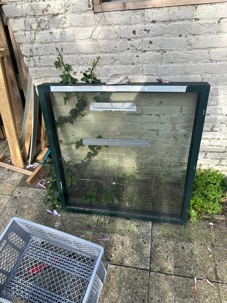 GRATIS raamkozijn met tripple glas., Doe-het-zelf en Verbouw, Glas en Ramen, Ophalen, Gevelraam of Ruit, 80 tot 120 cm, 80 tot 120 cm