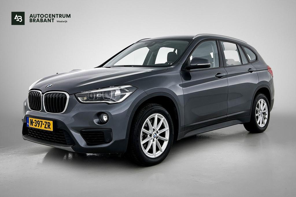 BMW X1 SDrive18i Centennial High Executive (NAVIGATIE, PARKE, Auto's, Gebruikt, 19 km/l, 3 cilinders, 1405 kg
