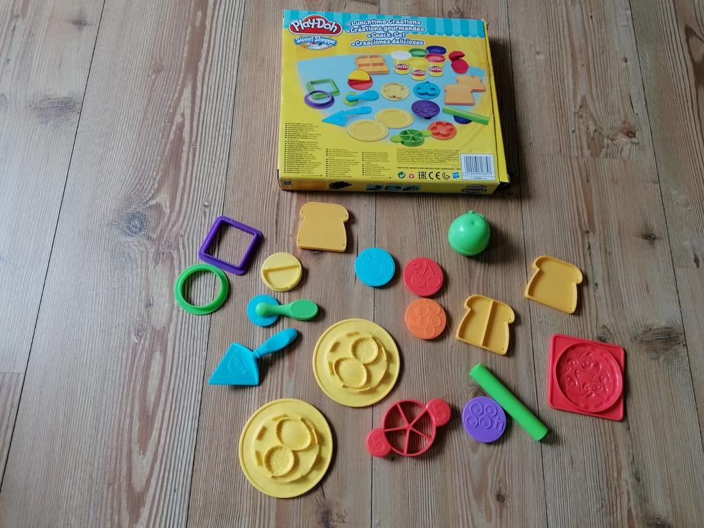 Klei vormpjes van play doh, lunch, Ophalen of Verzenden