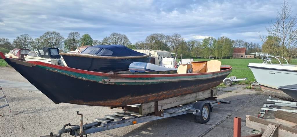 Stalen Platbodem 9 meter lang 8 pk 4 takt yamaha in de bun, Ophalen, Gebruikt, 6 meter of meer, Tot 10 pk