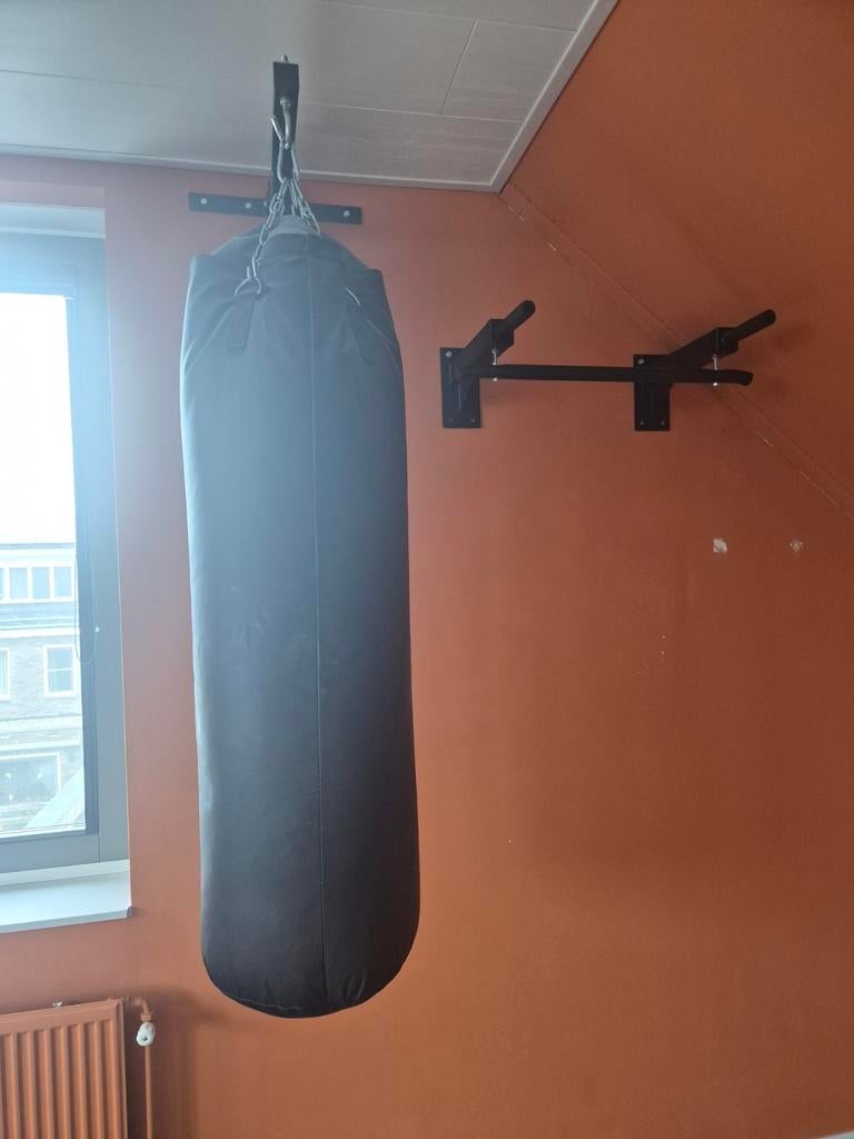 Bokszak en Oprekstang Set - Ideaal voor Thuis Workout, Sport en Fitness, Fitnessmaterialen, Ophalen, Gebruikt, Rug, Oprekstang