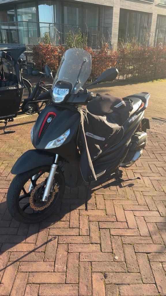 Piaggio Medley 125 A1, Fietsen en Brommers, Scooters | Piaggio, Zo goed als nieuw, Overige modellen, Maximaal 45 km/u, Benzine