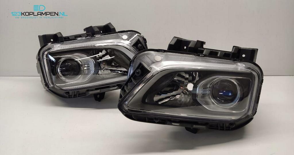 Hyundai Kona Koplamp links rechts, Gebruikt, -, -, Ophalen of Verzenden