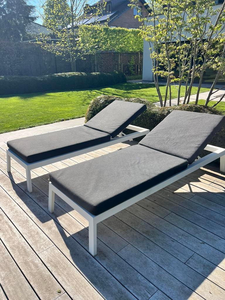 2 luxe verstelbare ligbedden van Max & Luuk (Borek), Ophalen, Zo goed als nieuw, Aluminium, Verstelbaar
