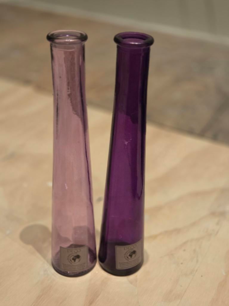 2x glazen DECO vazen paars en roze, Huis en Inrichting, Overige kleuren, Ophalen of Verzenden, Minder dan 50 cm, Glas