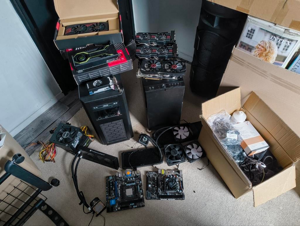 Partij pc spullen,vanalles wat, Computers en Software, Desktop Pc's, Ophalen