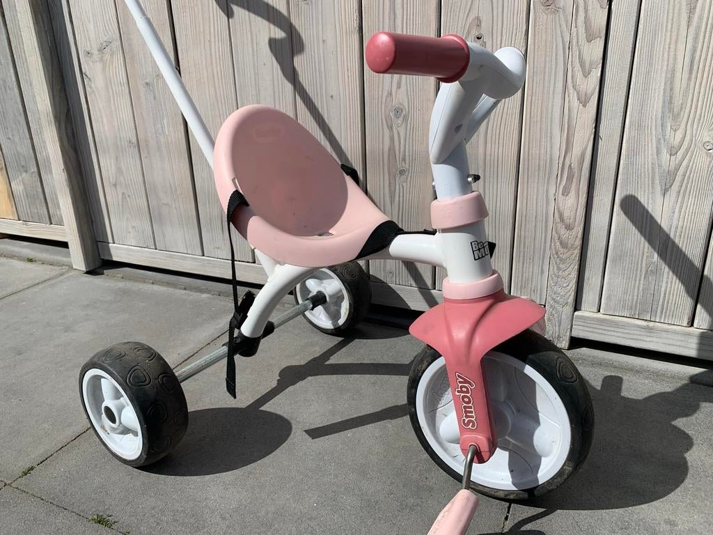 Smoby driewieler roze met duwstang, Fietsen en Brommers, Fietsen | Driewielers, Ophalen of Verzenden, Zo goed als nieuw, Duwstang