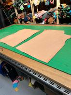 2 naturel tuigleer lappen 3-3,5 mm dikte half soepel nr1-2, Hobby en Vrije tijd, Leer of Kunstleer, Ophalen of Verzenden, Zo goed als nieuw