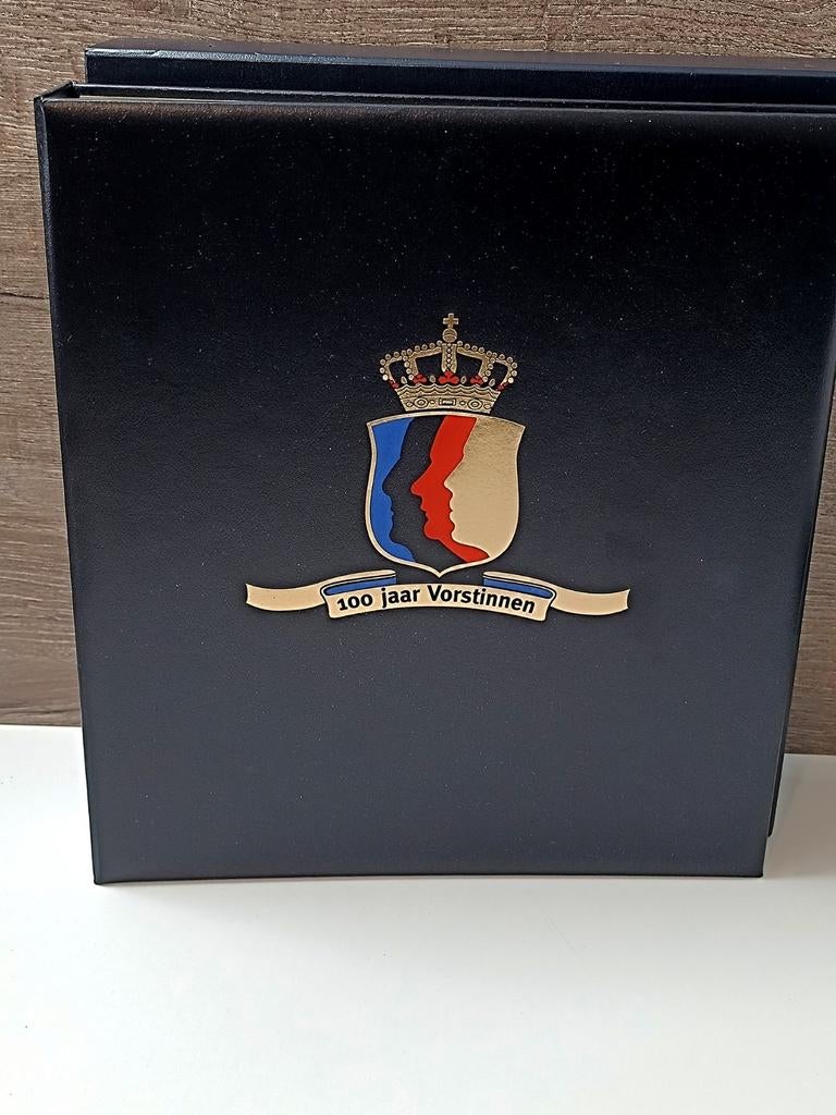 Davo album 100jaar vorstinnen, Postzegels en Munten, Ophalen of Verzenden, Na 1940, Postfris
