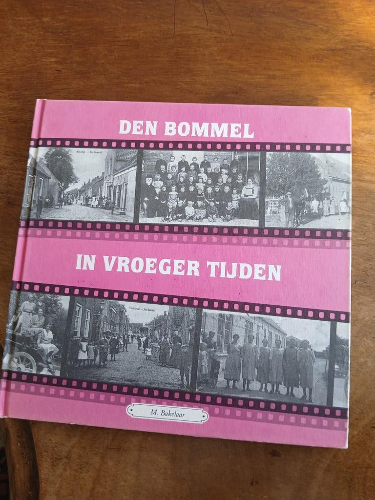 WD015 Den Bommel in vroegere tijden  M.Bakelaar. deel 1., Boeken, Geschiedenis | Stad en Regio, Gelezen, Ophalen of Verzenden