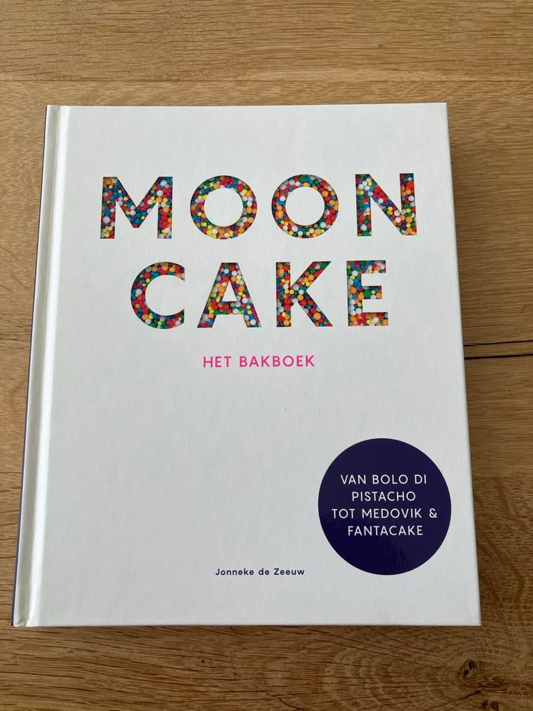 Mooncake: Het Bakboek - Jonneke de Zeeuw, Ophalen of Verzenden, Zo goed als nieuw, Overige gebieden, Taart, Gebak en Desserts