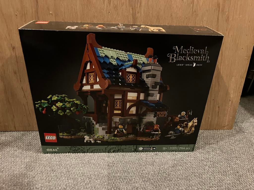 Lego Middeleeuwse Smid 21325 Nieuw, Kinderen en Baby's, Speelgoed | Duplo en Lego, Ophalen of Verzenden, Nieuw