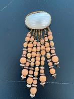 Vintage schelp & houten broche, Ophalen of Verzenden, Zo goed als nieuw, Overige materialen, Oor- of Traguspiercing