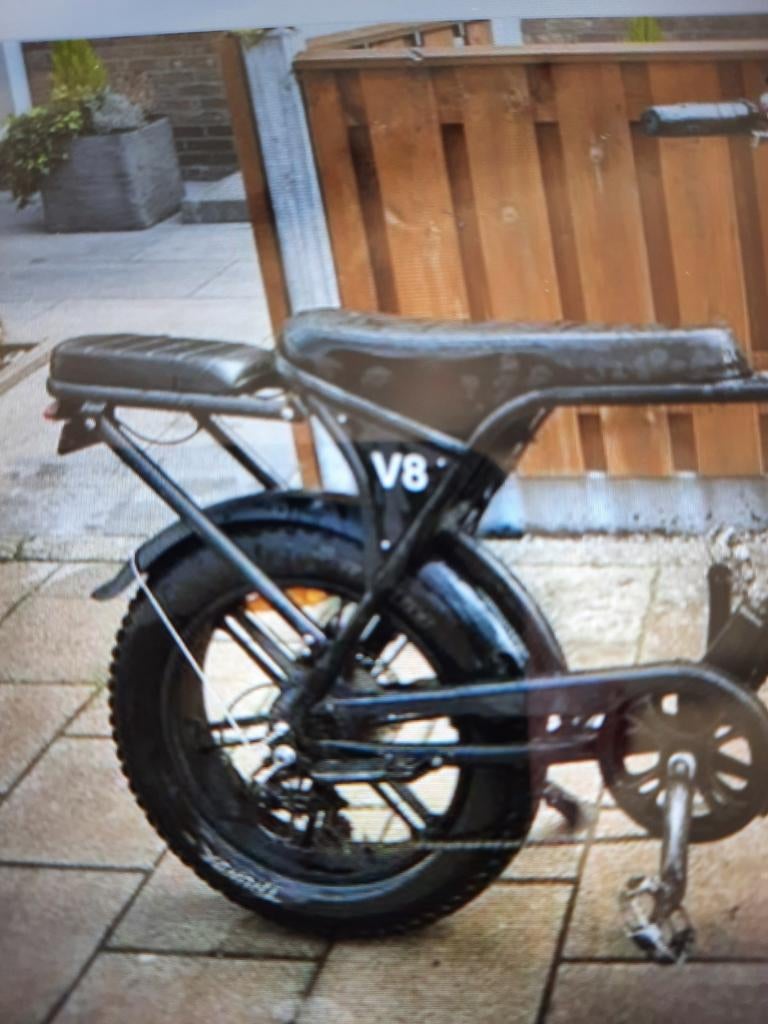 Gevraagd Achterwiel ouxi v8 onze motor is doorgebrand ., Ophalen