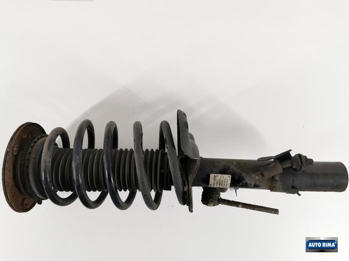 Schokdemperpoot links-voor van een Volvo V70, Gebruikt, -, -, Ophalen of Verzenden