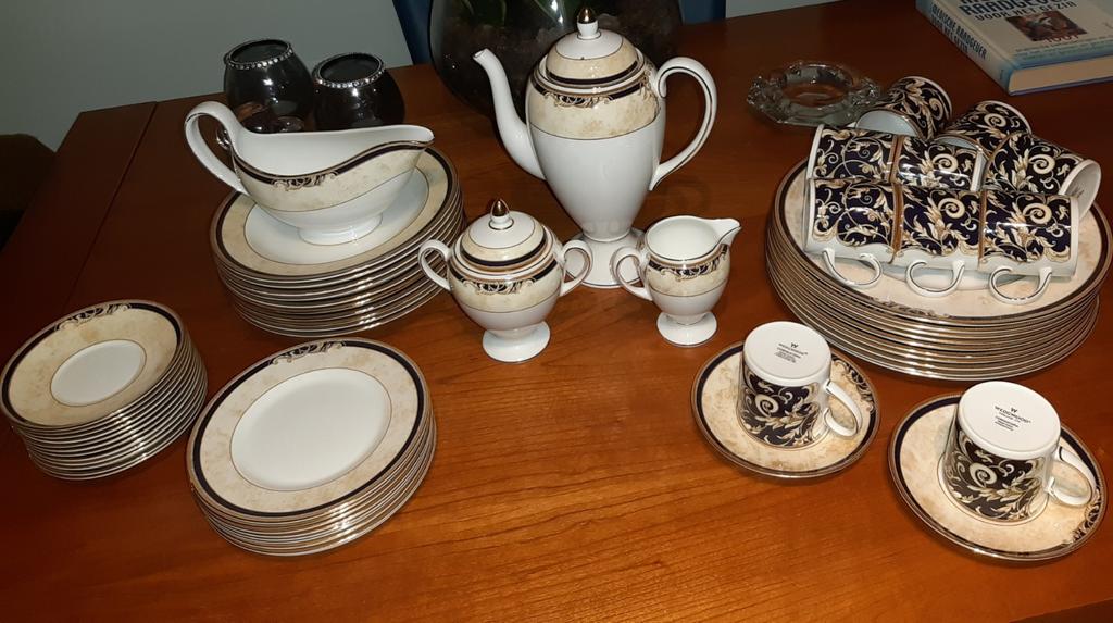 Uitgebreid servies wedgwood met borden, kopjes en kannen, Ophalen of Verzenden, Porselein, Overige stijlen