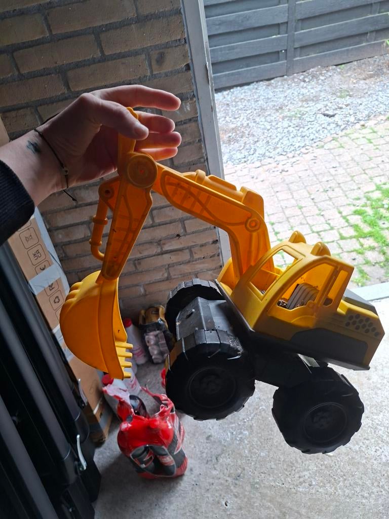 Gele speelgoed graafmachine, Kinderen en Baby's, Speelgoed | Speelgoedvoertuigen, Ophalen of Verzenden, Gebruikt
