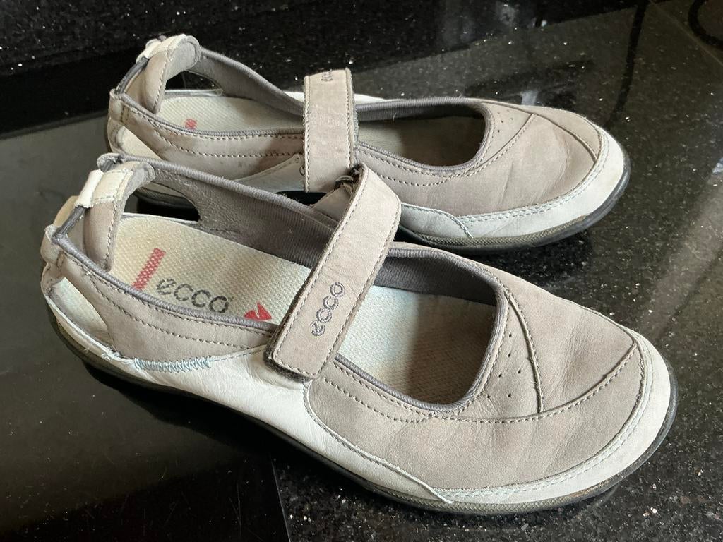 Grijsblauwe Ecco schoenen met klittenband. Maat 38, Ophalen of Verzenden, Gedragen, Grijs, Schoenen met lage hakken