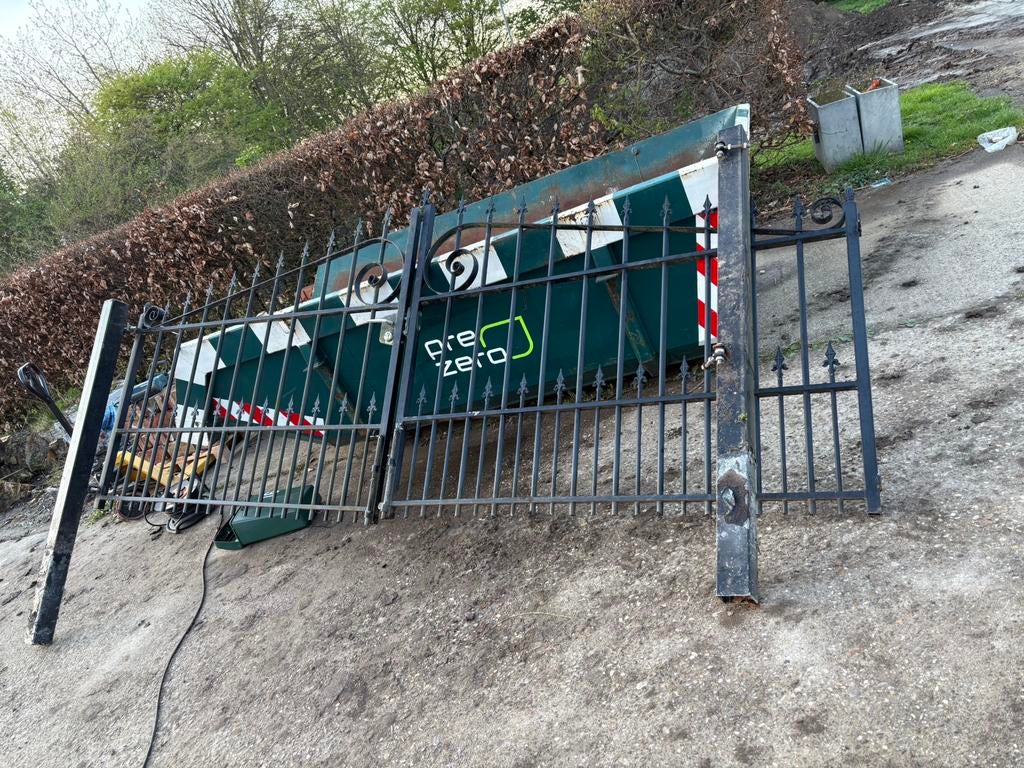 Hek / Poort ca 4 meter breed zwart, Tuin en Terras, Ophalen, Gebruikt, IJzer, Sierhekwerk
