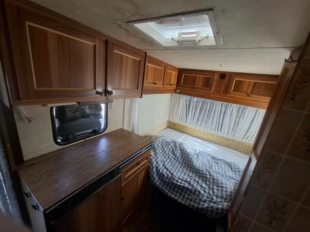 Caraven te koop, Caravans en Kamperen, Caravans, Vast bed, Standaardzit, Particulier, Openslaande ramen
