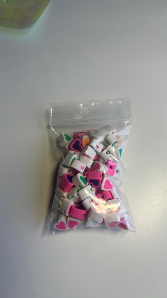 Hartjes polymeer, Hobby en Vrije tijd, Kralen en Sieraden maken, Verzenden, Zo goed als nieuw, Kraal