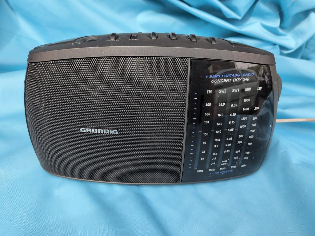 Grundig Concert Boy 240 - Vintage Radio (Werkt goed), Audio, Tv en Foto, Radio's, Ophalen, Gebruikt, Radio