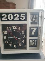 DEMENTIE KLOK / SENIOREN KLOK / KALENDER KLOK, Huis en Inrichting, Woonaccessoires | Klokken, Ophalen of Verzenden, Zo goed als nieuw