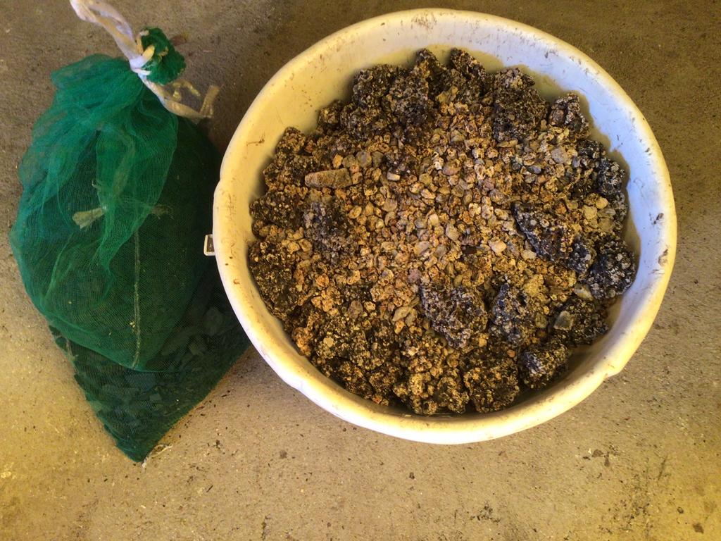 Vijfer granulaat en koolstoffilter materiaal. Gratis, Tuin en Terras, Vijvers, Ophalen