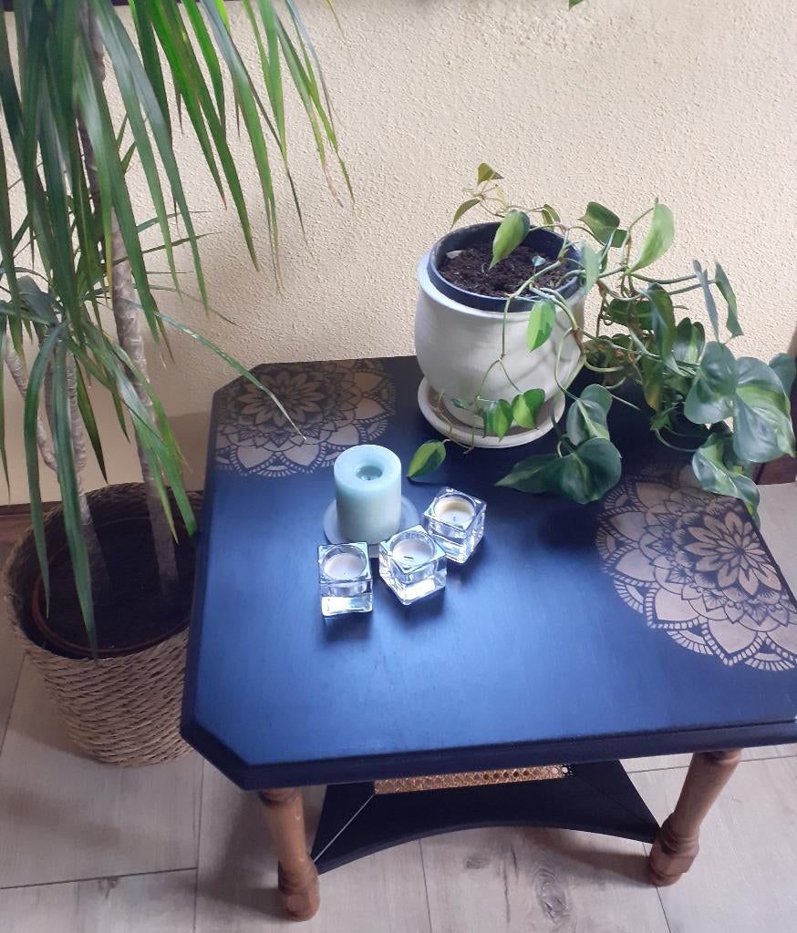 Tafeltje(s) 1 of 2, Minder dan 55 cm, Rond, Zo goed als nieuw, Ophalen