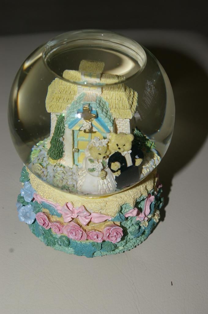 Seeuwbal met beren trouwpaartje., Ophalen of Verzenden, Zo goed als nieuw