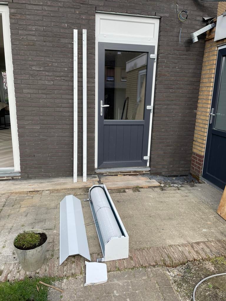 Wit rolluik voor bijv. deur 1.10m x 2.41m (BxH), Doe-het-zelf en Verbouw, Rolluiken, Ophalen, Gebruikt, Wit, 200 cm of meer