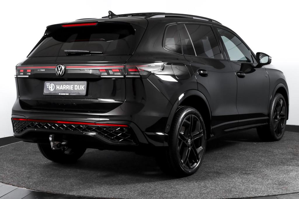 Volkswagen Tiguan 1.5 eHybrid 272 PK R-Line | Black Style |, Auto's, Volkswagen, 12 maanden, Stof, 4 cilinders, Zwart