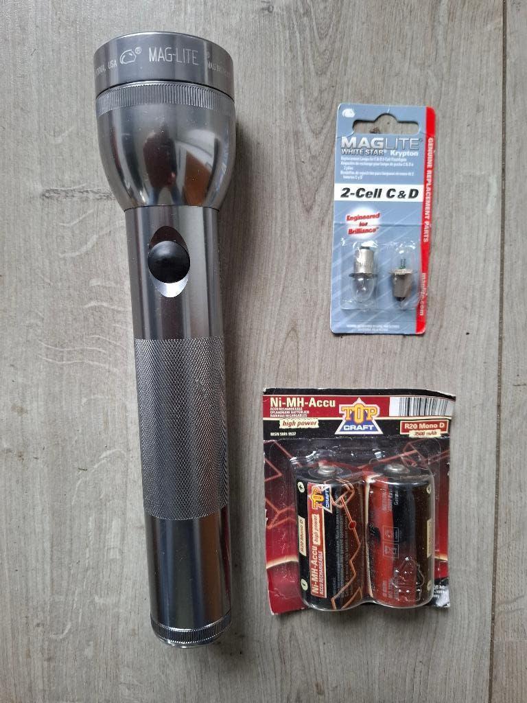 Maglite / Mag-lite zaklamp 2 batterijen zilver, Caravans en Kamperen, Zaklampen, Ophalen, Zo goed als nieuw, Batterij